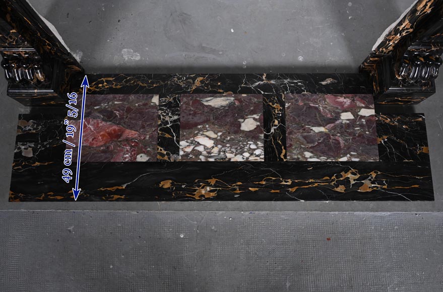 Cheminée de style Napoléon III à pattes de lion sculptée en marbre Portor Cheminée de style Napoléon III à pattes de lion sculptée en marbre Portor-10