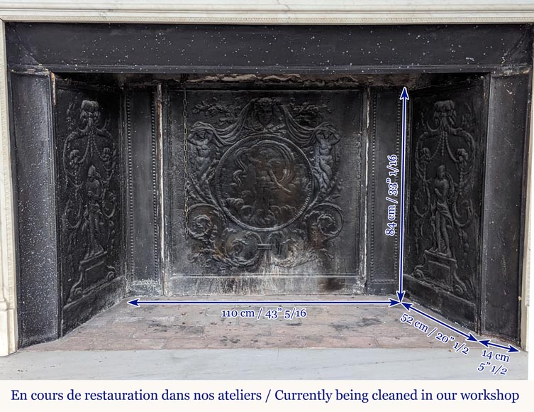 Grande cheminée d'époque Louis XVI en marbre statuaire au décor feuillagé  Grande cheminée d'époque Louis XVI en marbre statuaire au décor feuillagé -13