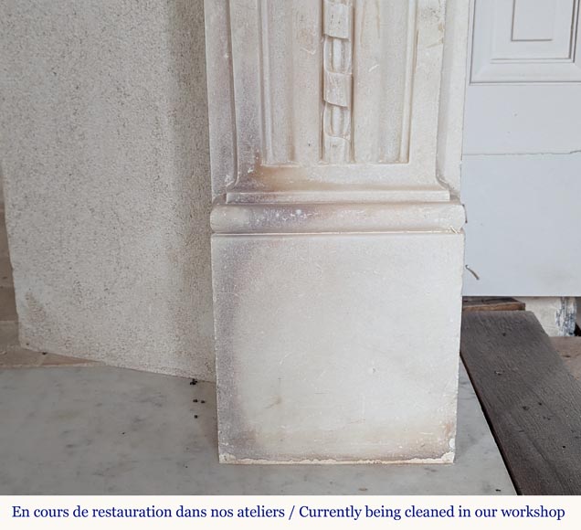 Cheminée d'époque Louis XVI au perlé et ruban sculpté Cheminée d'époque Louis XVI au perlé et ruban sculpté-10