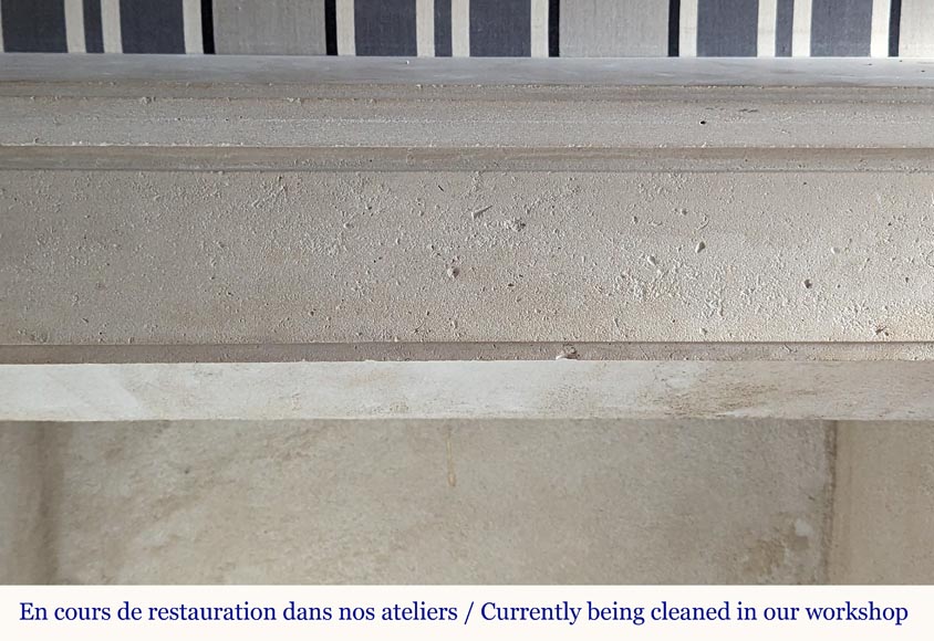 Cheminée de style Louis XVI en pierre aux têtes sculptées en diamant Cheminée de style Louis XVI en pierre aux têtes sculptées en diamant-1