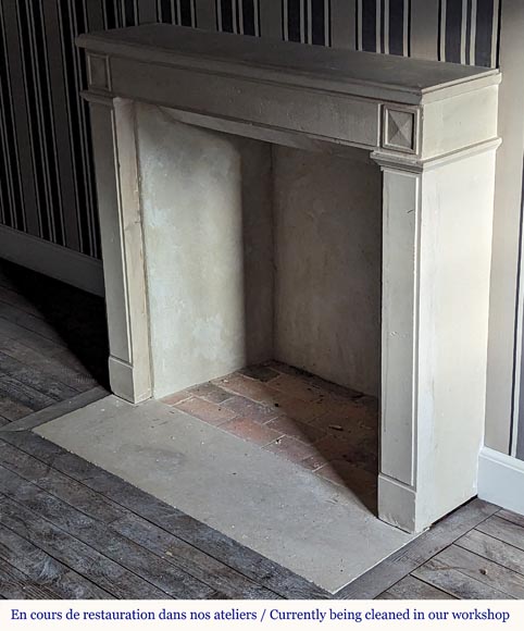 Cheminée de style Louis XVI en pierre aux têtes sculptées en diamant Cheminée de style Louis XVI en pierre aux têtes sculptées en diamant-5