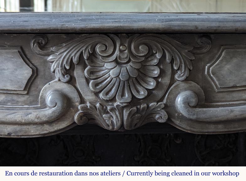 Cheminée d'époque Louis XV en marbre Turquin à belle coquille Cheminée d'époque Louis XV en marbre Turquin à belle coquille-1