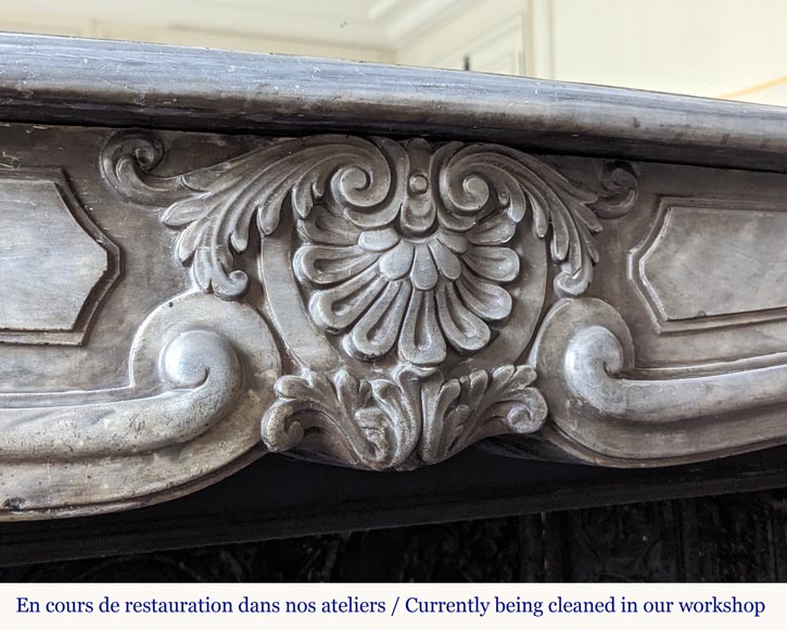 Cheminée d'époque Louis XV en marbre Turquin à belle coquille Cheminée d'époque Louis XV en marbre Turquin à belle coquille-2