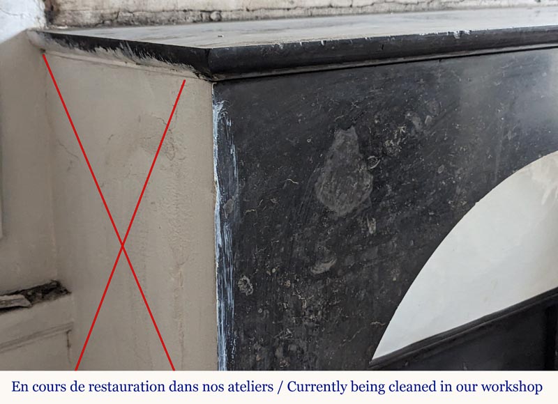 Cheminée d'époque Restauration en arche en marbre noir moucheté Cheminée d'époque Restauration en arche en marbre noir moucheté-3