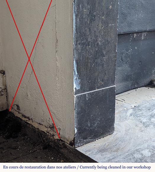 Cheminée d'époque Restauration en arche en marbre noir moucheté Cheminée d'époque Restauration en arche en marbre noir moucheté-4