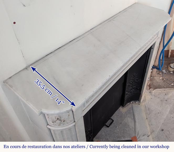 Cheminée de style Louis XVI en marbre de Carrare à coins arrondis et décor perlé Cheminée de style Louis XVI en marbre de Carrare à coins arrondis et décor perlé-8