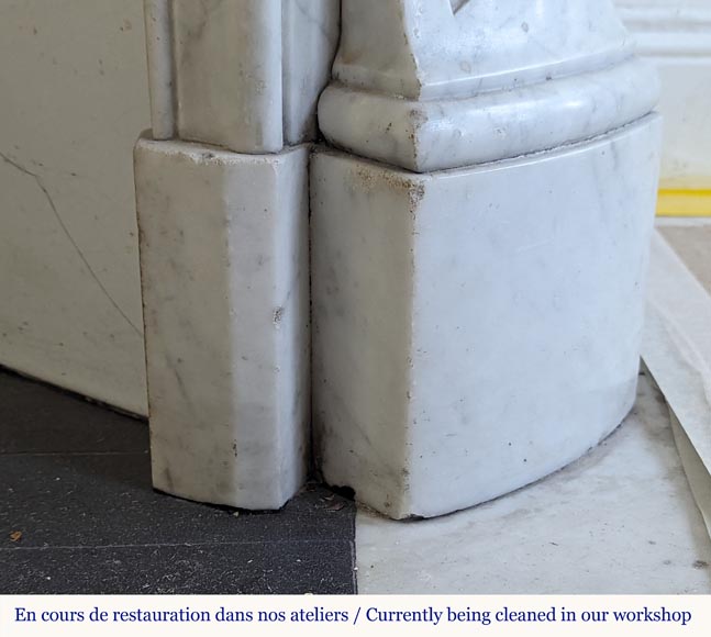 Cheminée de style Louis XV en marbre de Carrare décorée d'une palmette Cheminée de style Louis XV en marbre de Carrare décorée d'une palmette-9