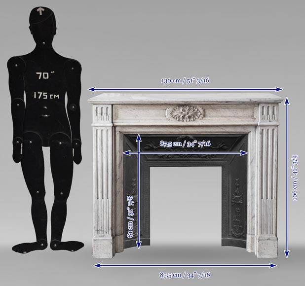 Cheminée de style Louis XVI en marbre de Carrare à cannelures rudentées et feuilles d'acanthe Cheminée de style Louis XVI en marbre de Carrare à cannelures rudentées et feuilles d'acanthe-9