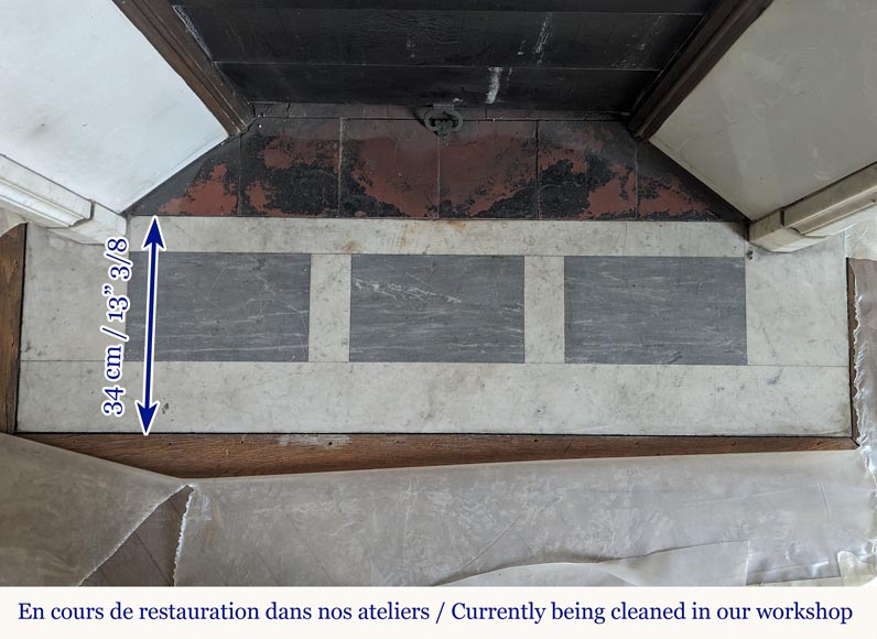 Cheminée arrondie de style Louis XVI en marbre de Carrare ornée d'une couronne de laurier Cheminée arrondie de style Louis XVI en marbre de Carrare ornée d'une couronne de laurier-13