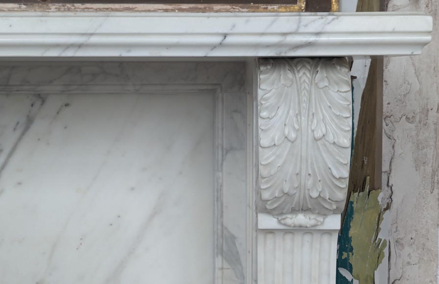 Console en marbre de style Louis XVI aux pieds de chèvre Console en marbre de style Louis XVI aux pieds de chèvre-6