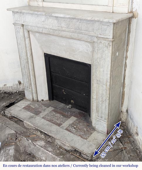 Cheminée de style Louis XVI moulurée en marbre de Carrare Cheminée de style Louis XVI moulurée en marbre de Carrare-5