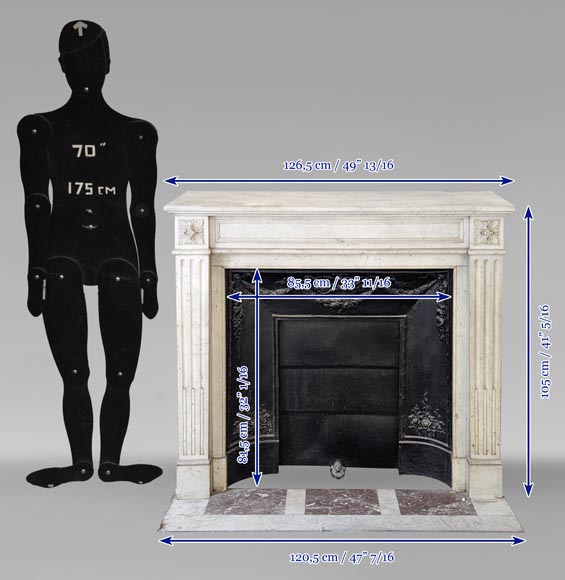 Cheminée de style Louis XVI en marbre de Carrare ornée de rosaces Cheminée de style Louis XVI en marbre de Carrare ornée de rosaces-9