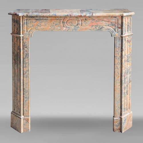 Cheminée de style Louis XV modèle Pompadour en marbre Enjugerais