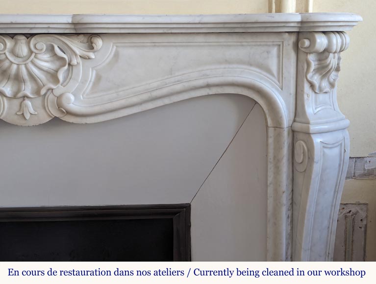 Cheminée de style Louis XV en marbre de Carrare ornée d'une coquille Cheminée de style Louis XV en marbre de Carrare ornée d'une coquille-7