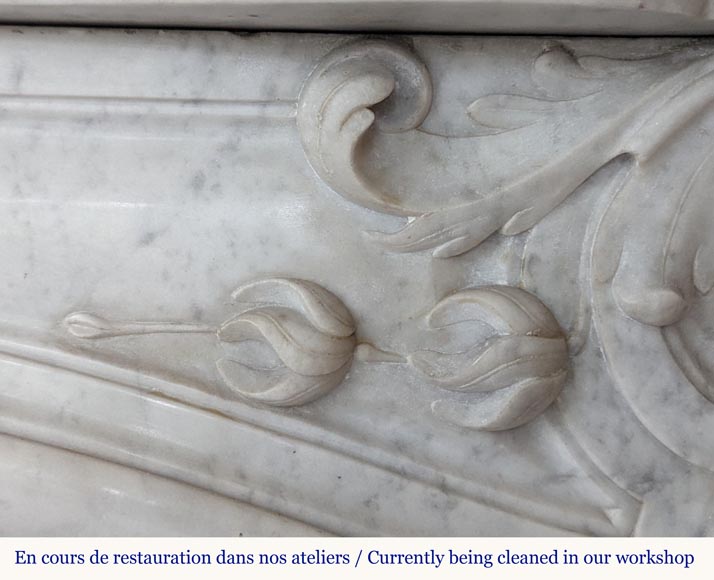 Cheminée de style Louis XV en marbre de Carrare décorée de coquilles feuillagées Cheminée de style Louis XV en marbre de Carrare décorée de coquilles feuillagées-4