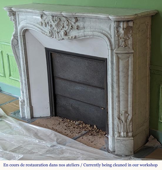 Cheminée de style Louis XV en marbre de Carrare décorée de coquilles feuillagées Cheminée de style Louis XV en marbre de Carrare décorée de coquilles feuillagées-8