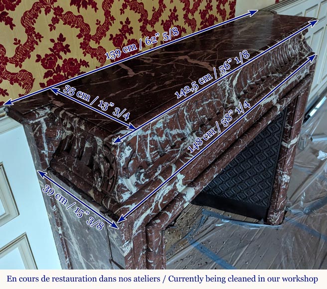 Cheminée de style Louis XIV à acrotère en marbre Rouge du Nord Cheminée de style Louis XIV à acrotère en marbre Rouge du Nord-9