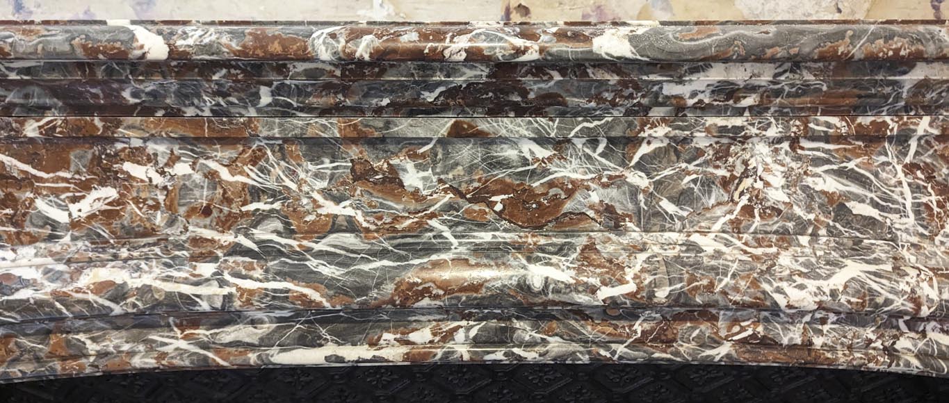 Imposante cheminée de style Régence, sculptée dans un beau marbre Rouge Royal très veinée Imposante cheminée de style Régence, sculptée dans un beau marbre Rouge Royal très veinée-1