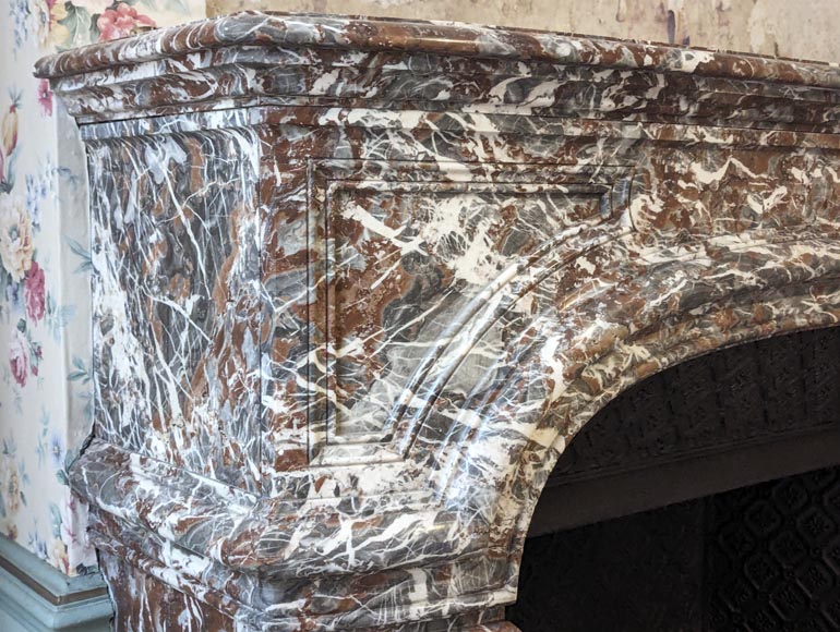 Imposante cheminée de style Régence, sculptée dans un beau marbre Rouge Royal très veinée Imposante cheminée de style Régence, sculptée dans un beau marbre Rouge Royal très veinée-4