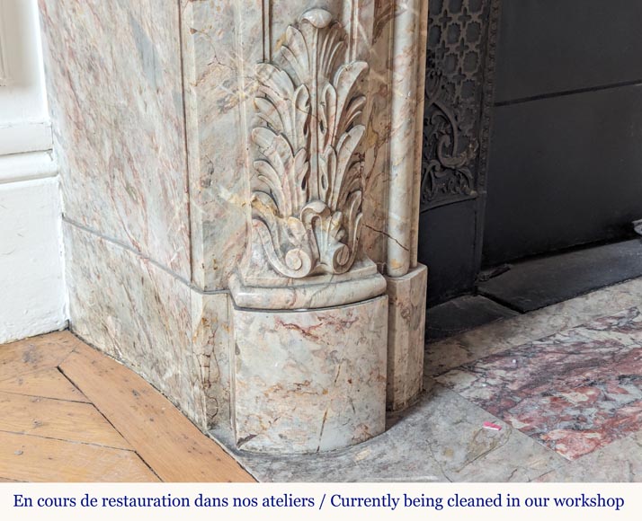 Importante cheminée de style Louis XV galbée et finement sculptée en marbre Sarrancolin Importante cheminée de style Louis XV galbée et finement sculptée en marbre Sarrancolin-8