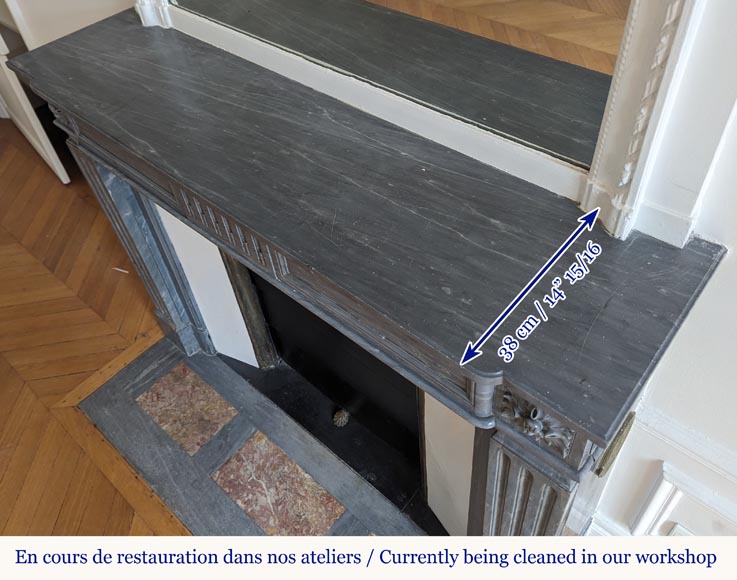 Cheminée de style Louis XVI à cannelures rudentées ornée de rosaces sculptée en marbre Turquin Cheminée de style Louis XVI à cannelures rudentées ornée de rosaces sculptée en marbre Turquin-10