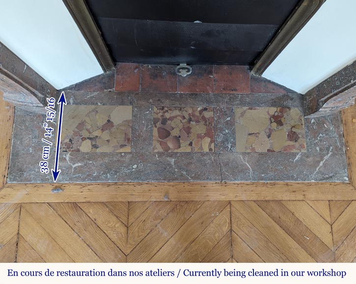 Cheminée de style Louis XV en marbre Rouge du Nord décorée d'une coquille Cheminée de style Louis XV en marbre Rouge du Nord décorée d'une coquille-10