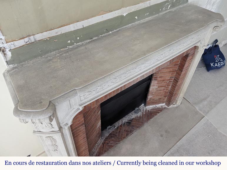 Cheminée en pierre de style Napoléon III ornée d'une frise de houx Cheminée en pierre de style Napoléon III ornée d'une frise de houx-10