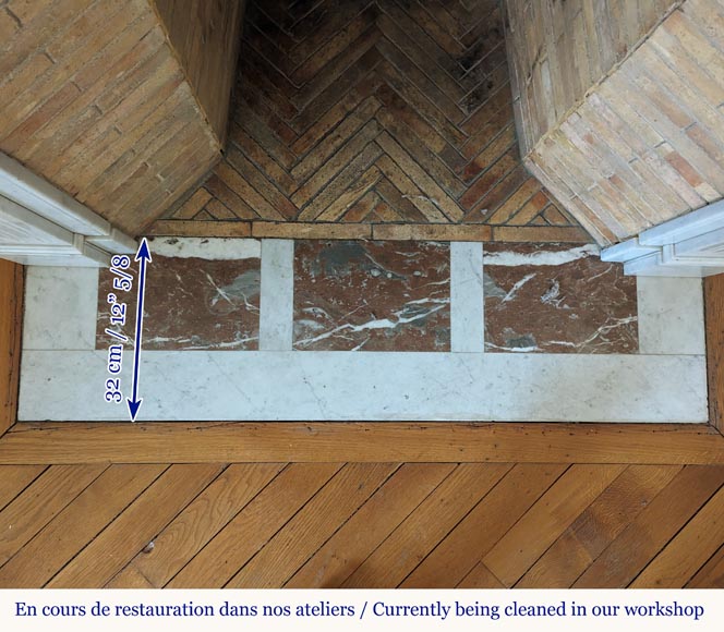 Cheminée de style Louis XVI en marbre de Carrare ornée d'un tournesol Cheminée de style Louis XVI en marbre de Carrare ornée d'un tournesol-8