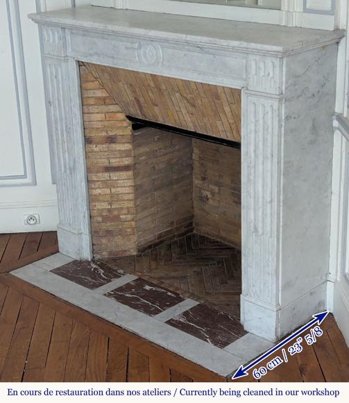 Cheminée de style Louis XVI en marbre de Carrare ornée d'un tournesol Cheminée de style Louis XVI en marbre de Carrare ornée d'un tournesol-5