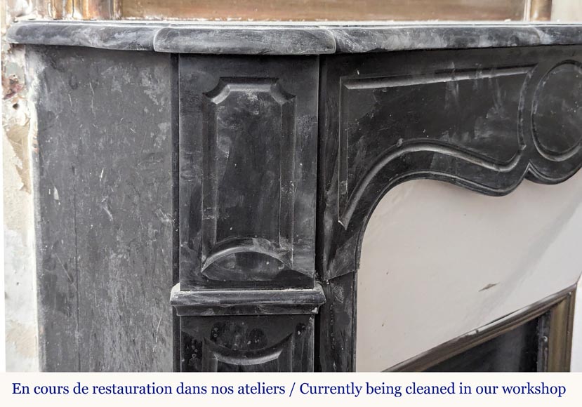 Cheminée de style Louis XV modèle Pompadour en marbre noir moucheté Cheminée de style Louis XV modèle Pompadour en marbre noir moucheté-3