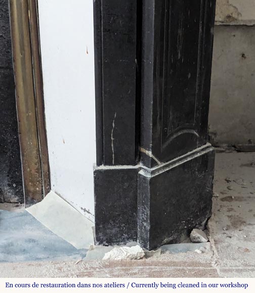 Cheminée de style Louis XV modèle Pompadour en marbre noir moucheté Cheminée de style Louis XV modèle Pompadour en marbre noir moucheté-7