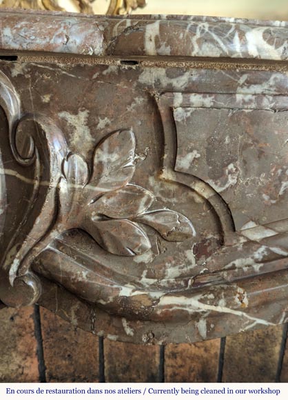 Cheminée d'époque Louis XV en marbre Rouge du Nord Cheminée d'époque Louis XV en marbre Rouge du Nord-3