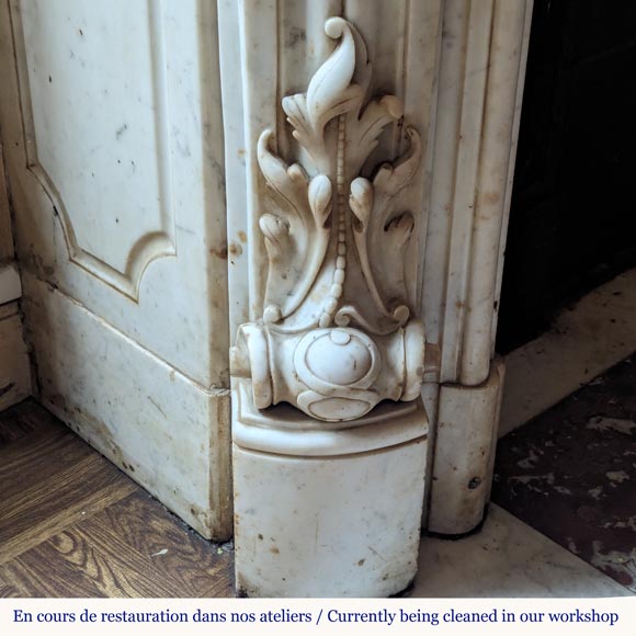 Cheminée de style Louis XV en marbre de Carrare richement sculptée d'un décor végétal Cheminée de style Louis XV en marbre de Carrare richement sculptée d'un décor végétal-8