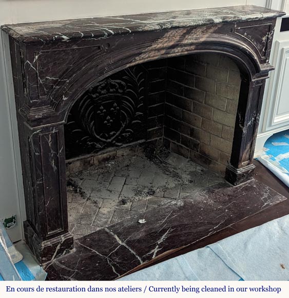 Cheminée de style Régence en marbre Campan Cheminée de style Régence en marbre Campan-2