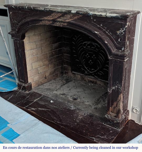 Cheminée de style Régence en marbre Campan Cheminée de style Régence en marbre Campan-5