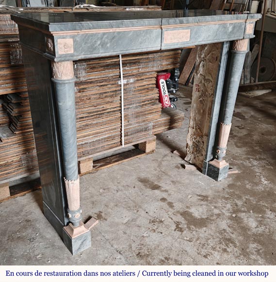 Cheminée de style Louis XVI à colonnes détachées en marbres Turquin et Rose du Portugal Cheminée de style Louis XVI à colonnes détachées en marbres Turquin et Rose du Portugal-2