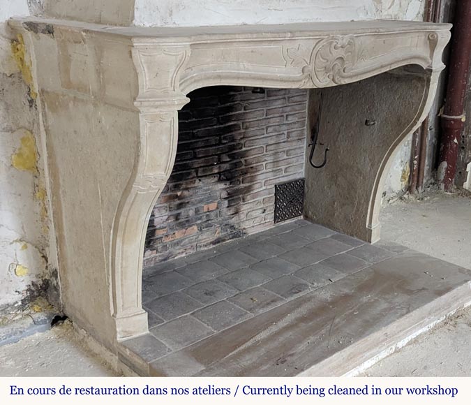 Cheminée de style Louis XV type Bourguignonne en pierre Cheminée de style Louis XV type Bourguignonne en pierre-3