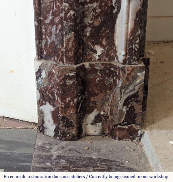 Cheminée de style Louis XIV en marbre Rouge de Rance ornée de bronze Cheminée de style Louis XIV en marbre Rouge de Rance ornée de bronze-8