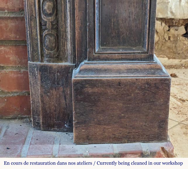 Cheminée de style Napoléon III en bois de noyer avec son trumeau Cheminée de style Napoléon III en bois de noyer avec son trumeau-12