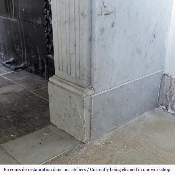 Cheminée Louis XVI en marbre de Carrare ornée d'une couronne de laurier Cheminée Louis XVI en marbre de Carrare ornée d'une couronne de laurier-7