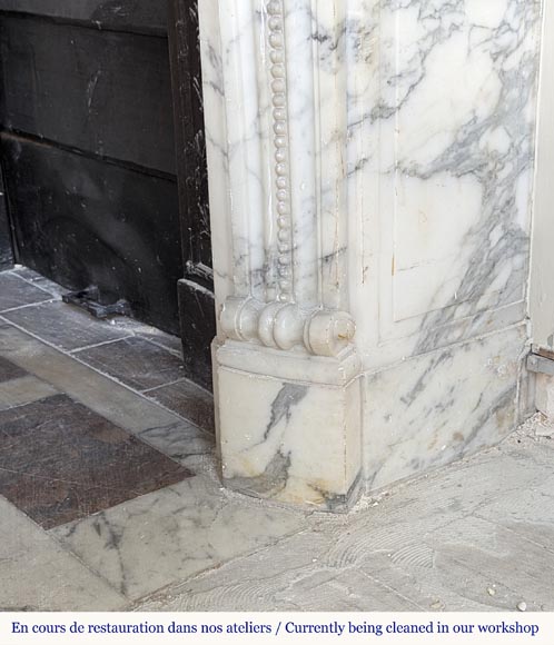 Cheminée de style Louis XVI galbée en marbre Arabescato  Cheminée de style Louis XVI galbée en marbre Arabescato -7