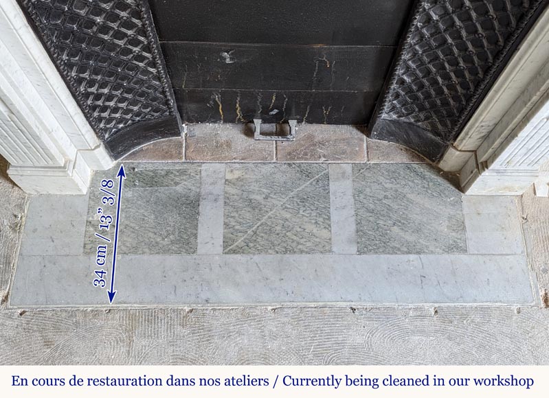 Cheminée de style Louis XVI en marbre de Carrare ornée d'une couronne de laurier Cheminée de style Louis XVI en marbre de Carrare ornée d'une couronne de laurier-9