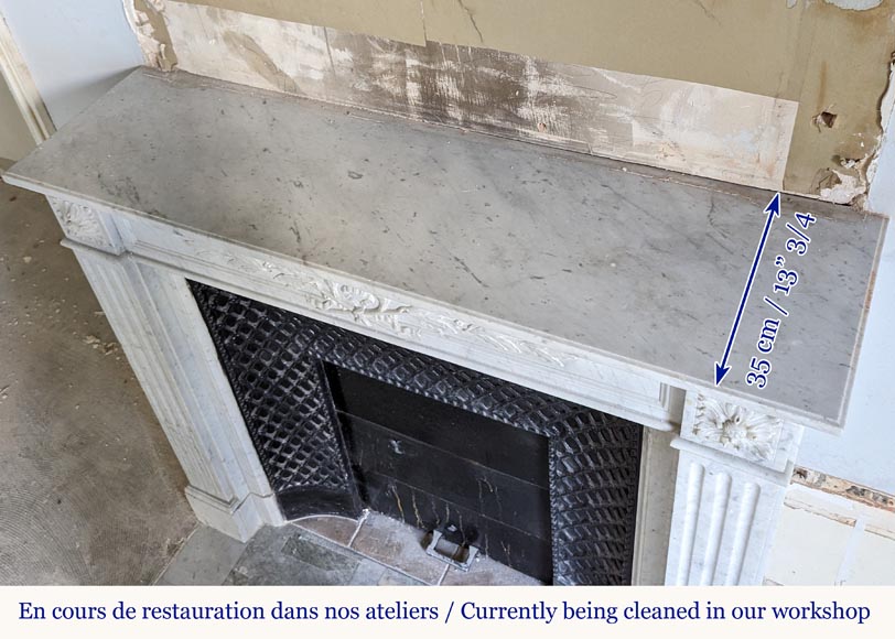 Cheminée de style Louis XVI en marbre de Carrare ornée d'une couronne de laurier Cheminée de style Louis XVI en marbre de Carrare ornée d'une couronne de laurier-10