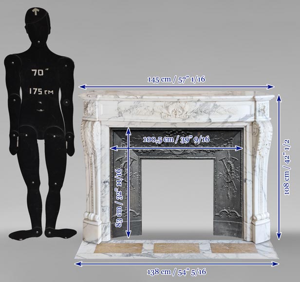 Cheminée de style Louis XVI galbée en marbre Arabescato décorée d'une couronne de laurier Cheminée de style Louis XVI galbée en marbre Arabescato décorée d'une couronne de laurier-11