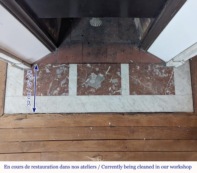 Cheminée de style Louis XVI en marbre de Carrare ornée d'une couronne de laurier Cheminée de style Louis XVI en marbre de Carrare ornée d'une couronne de laurier-9