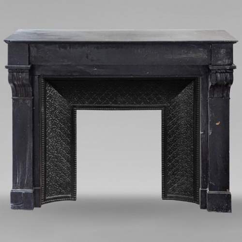 Cheminée de style Napoléon III à modillons en marbre noir