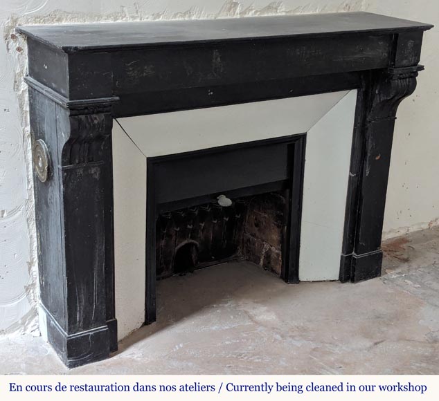 Cheminée de style Napoléon III à modillons en marbre noir Cheminée de style Napoléon III à modillons en marbre noir-2