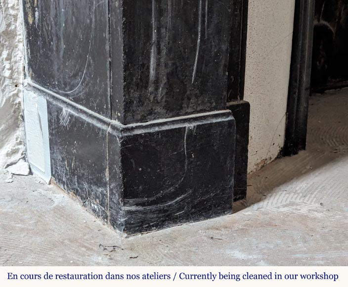 Cheminée de style Napoléon III à modillons en marbre noir Cheminée de style Napoléon III à modillons en marbre noir-4