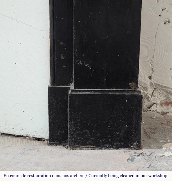 Cheminée de style Napoléon III à modillons en marbre noir Cheminée de style Napoléon III à modillons en marbre noir-7