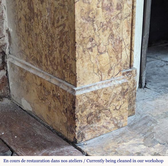 Cheminée de style Napoléon III à modillon en marbre Brocatelle Cheminée de style Napoléon III à modillon en marbre Brocatelle-4